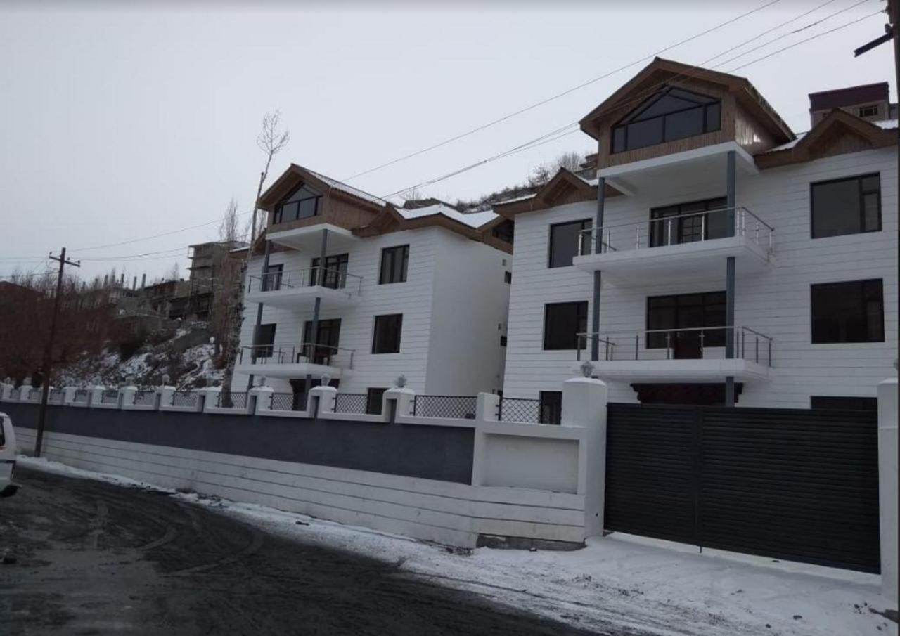 Hotel Kargil Heights Екстер'єр фото
