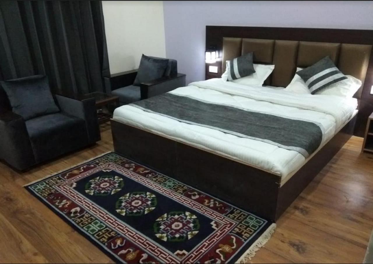 Hotel Kargil Heights Екстер'єр фото
