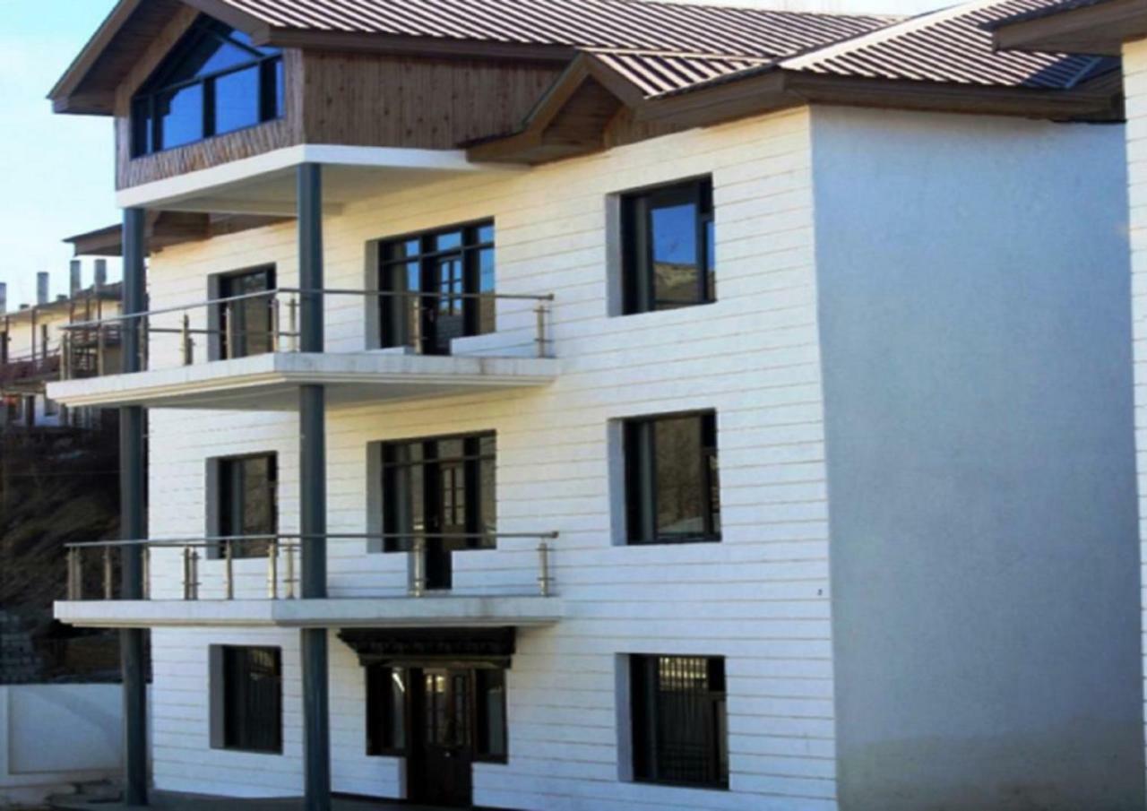 Hotel Kargil Heights Екстер'єр фото