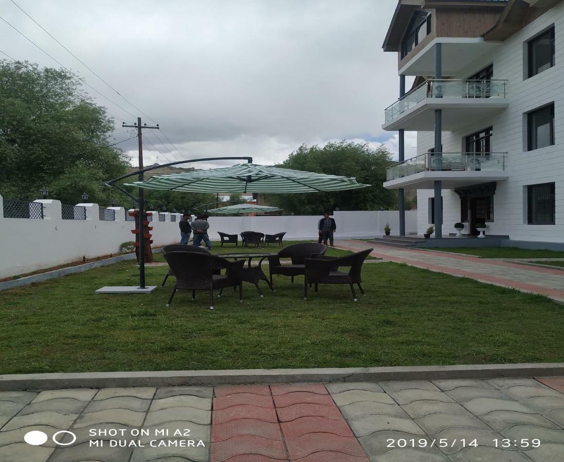 Hotel Kargil Heights Екстер'єр фото