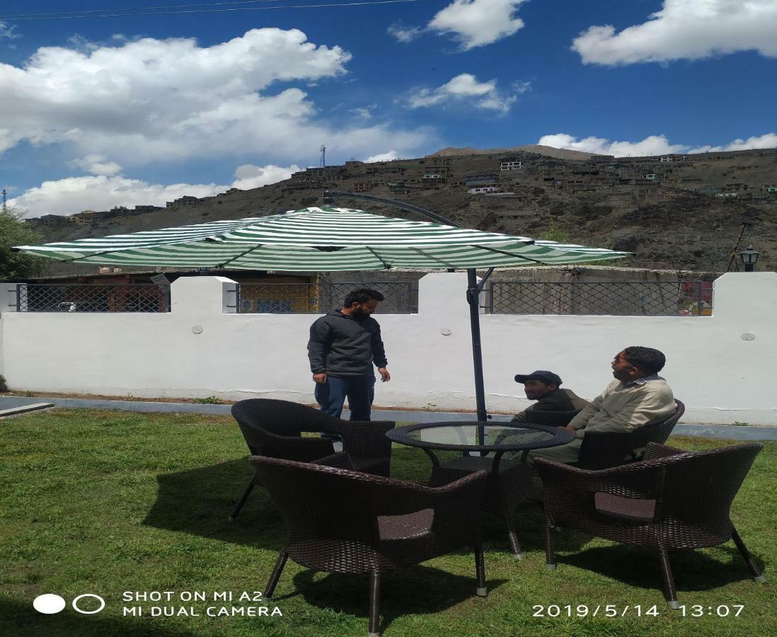 Hotel Kargil Heights Екстер'єр фото